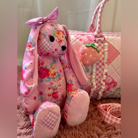 🍒SOLD🍒 Strawberry Shortcake Quilted Weekender Bag by Dolls kill - Picture 15 of 15